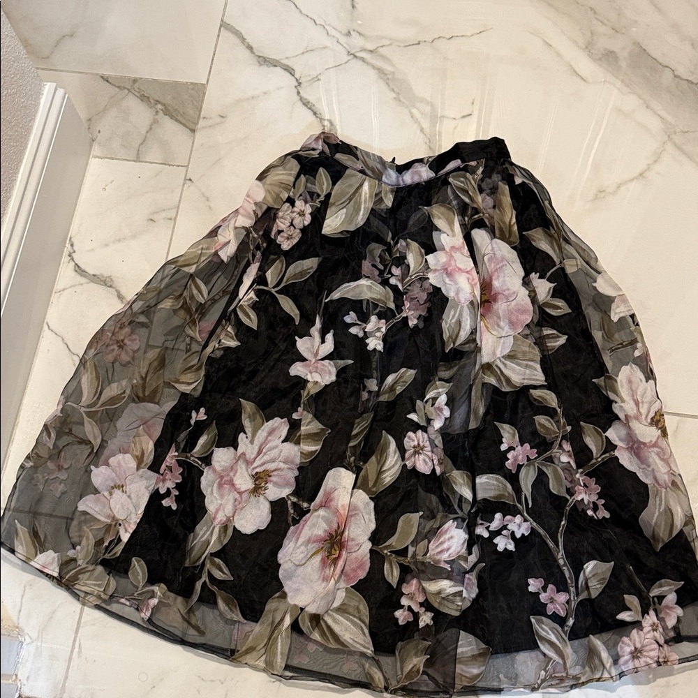 Forever 21 Black Floral A-Line Skirt